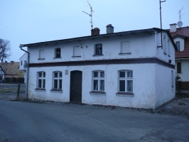 Oryginalny dom przy ulicy Kosynierów 1 przed rozbiórką